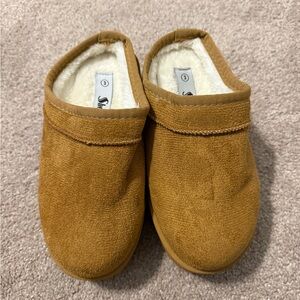 SHEIN Kids Tan Fuzzy Platform Slip On Shoes